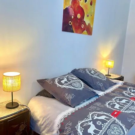 Aulouison Maison Spacieuse Et Paisible De 200 M2, A Proximite Du Parlement Europeen 4*