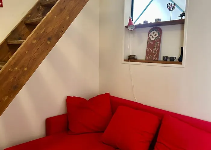 Aulouison Maison Spacieuse Et Paisible De 200 M2, A Proximite Du Parlement Europeen