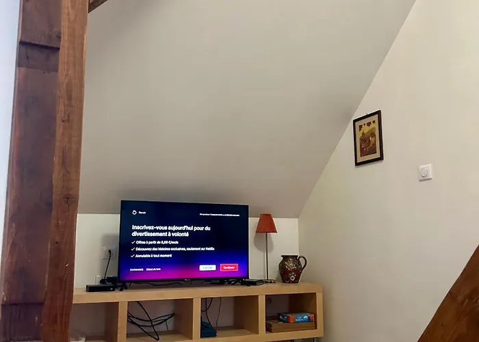 Aulouison Maison Spacieuse Et Paisible De 200 M2, A Proximite Du Parlement Europeen 4*