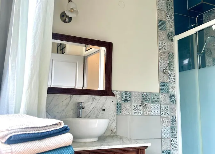 Aulouison Maison Spacieuse Et Paisible De 200 M2, A Proximite Du Parlement Europeen Gasthuis 4*