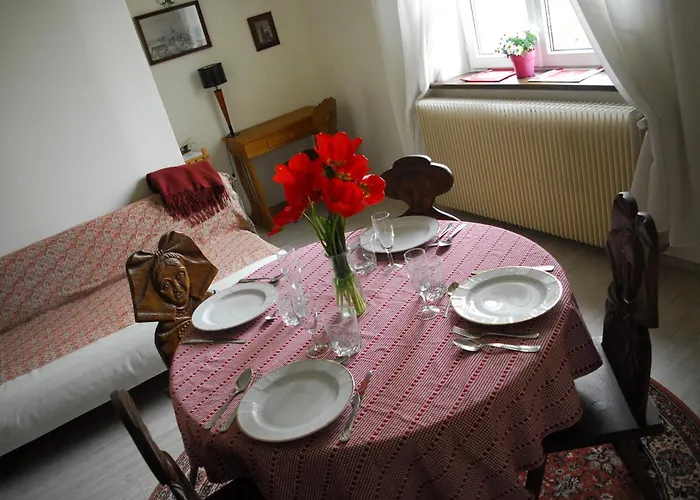 Aulouison Maison Spacieuse Et Paisible De 200 M2, A Proximite Du Parlement Europeen 4*