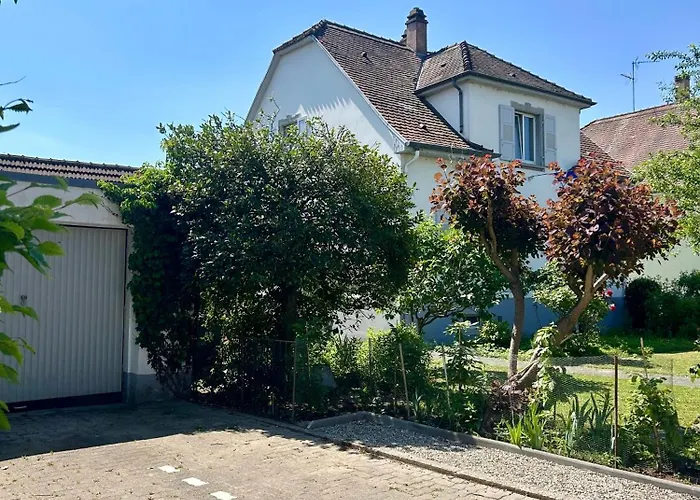 Aulouison Maison Spacieuse Et Paisible De 200 M2, A Proximite Du Parlement Europeen