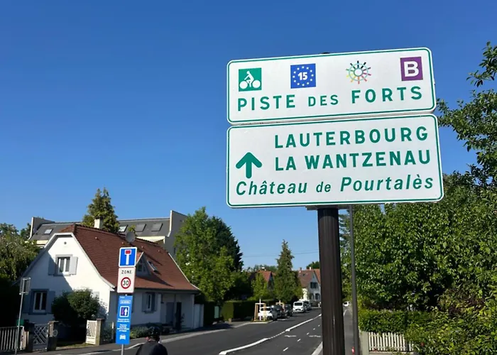 Aulouison Maison Spacieuse Et Paisible De 200 M2, A Proximite Du Parlement Europeen Gasthuis