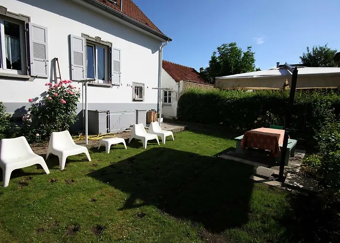 Aulouison Maison Spacieuse Et Paisible De 200 M2, A Proximite Du Parlement Europeen