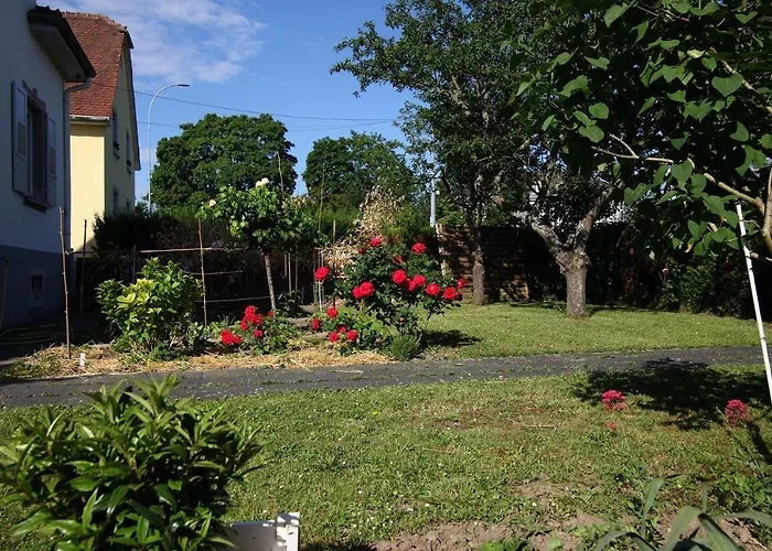 Gasthuis Aulouison Maison Spacieuse Et Paisible De 200 M2, A Proximite Du Parlement Europeen 4*