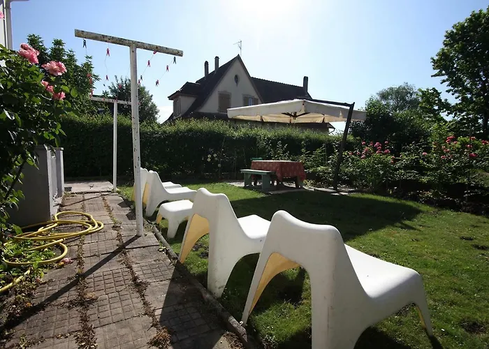 Aulouison Maison Spacieuse Et Paisible De 200 M2, A Proximite Du Parlement Europeen 4*