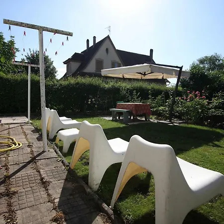 Aulouison Maison Spacieuse Et Paisible De 200 M2, A Proximite Du Parlement Europeen 4*